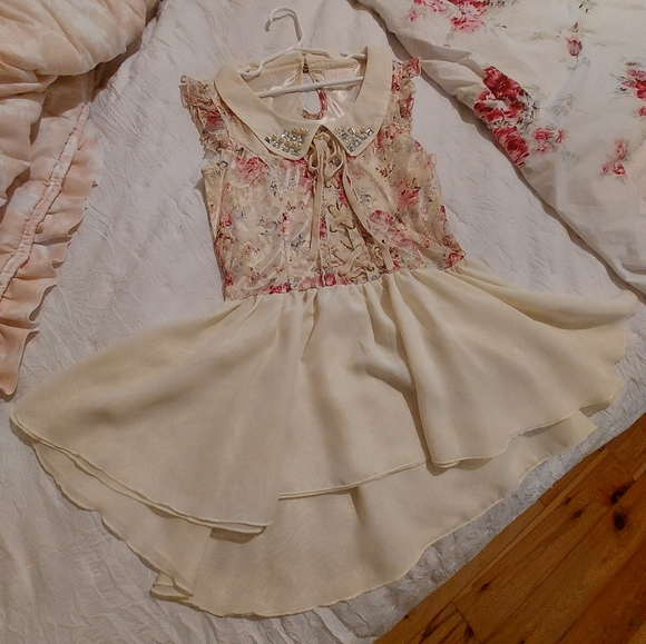 Ext. Rare Liz Lisa Flower Top - Picture 12 of 16